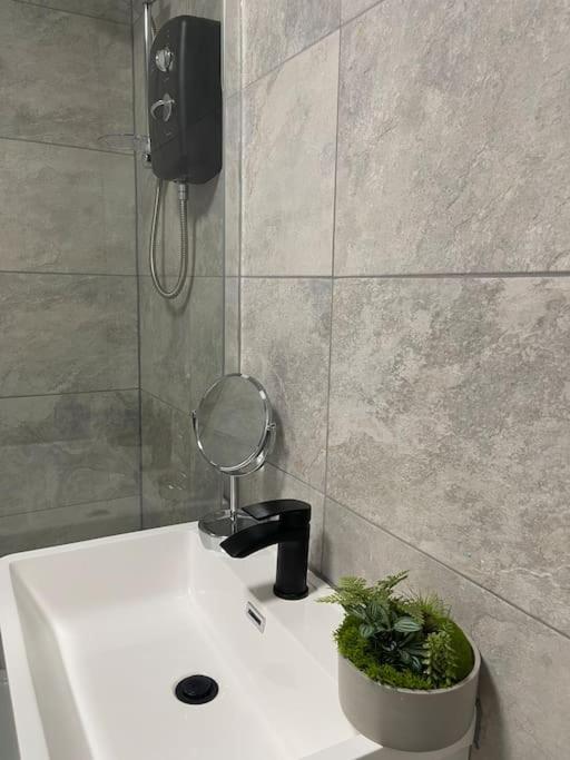 Modern 2 Bedroom City Apartment Glasgow Ngoại thất bức ảnh